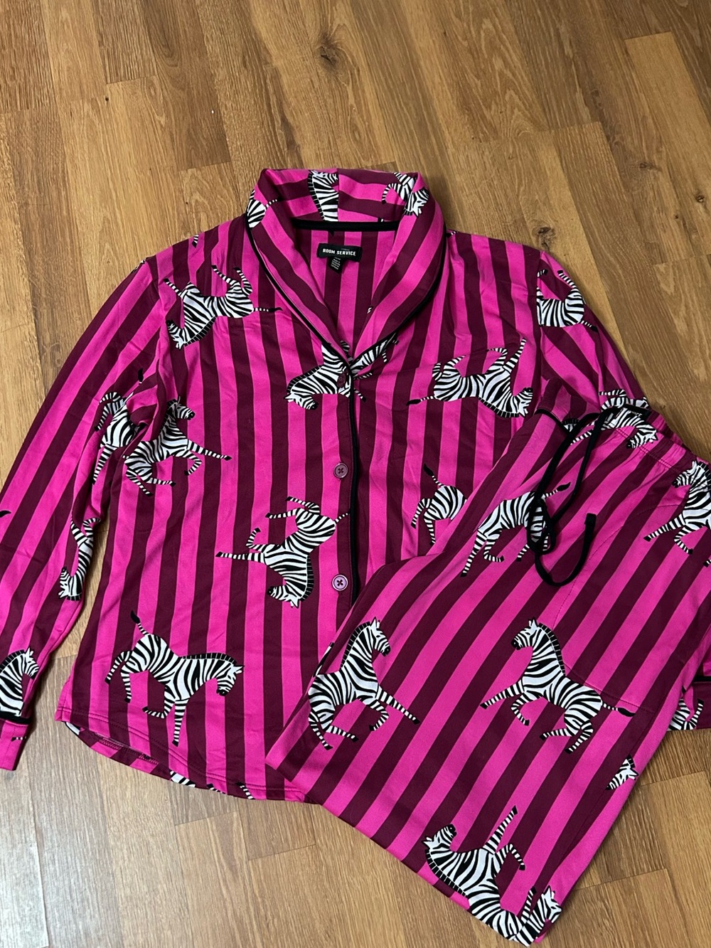 NWOT Room Service Giraffe PJ Set